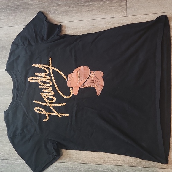 Black 'Howdy' T-Shirt with Cowboy Boot Design - Picture 3 of 3